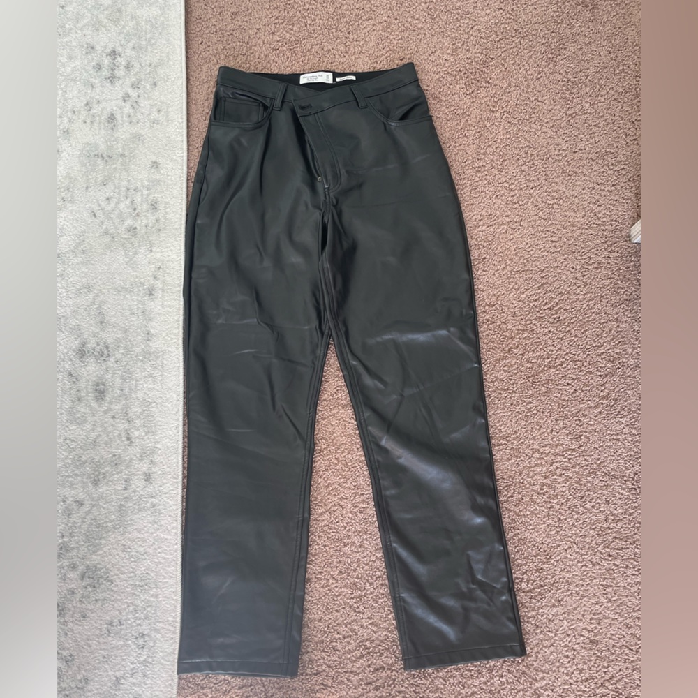 Abercrombie 90’s Ultra High Rise Straight Leg Vegan Leather Pants